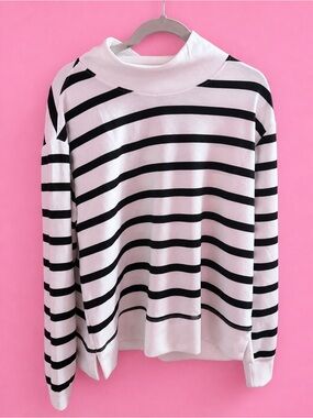 Danskin Black & White Striped Long Sleeve Crewneck Top